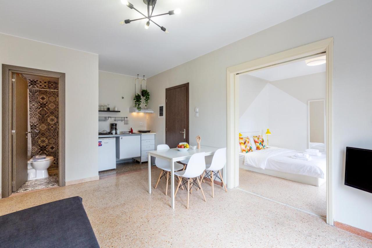 Psirri Place Economy Apartments Centrally Located Atenas Exterior foto